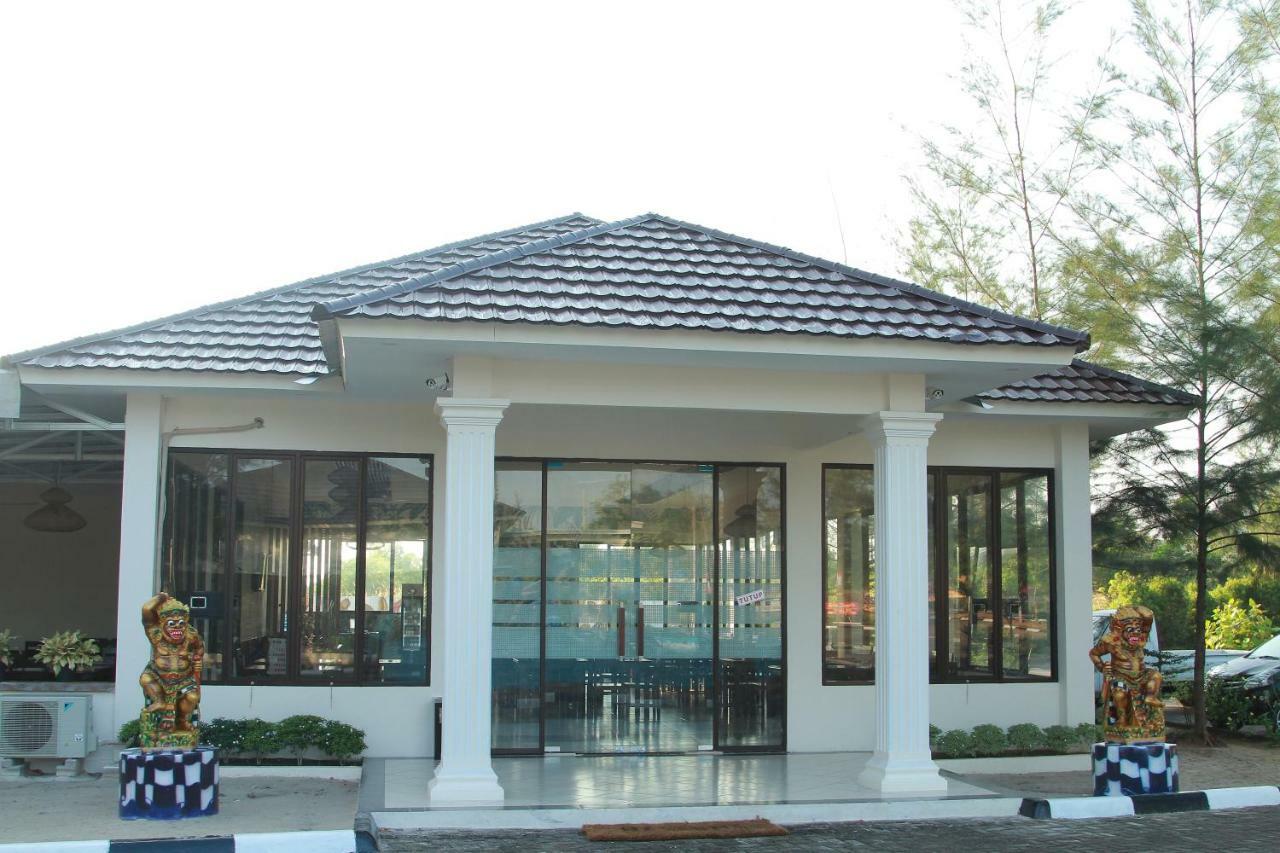 Belitung Holiday Resort Sijuk ภายนอก รูปภาพ