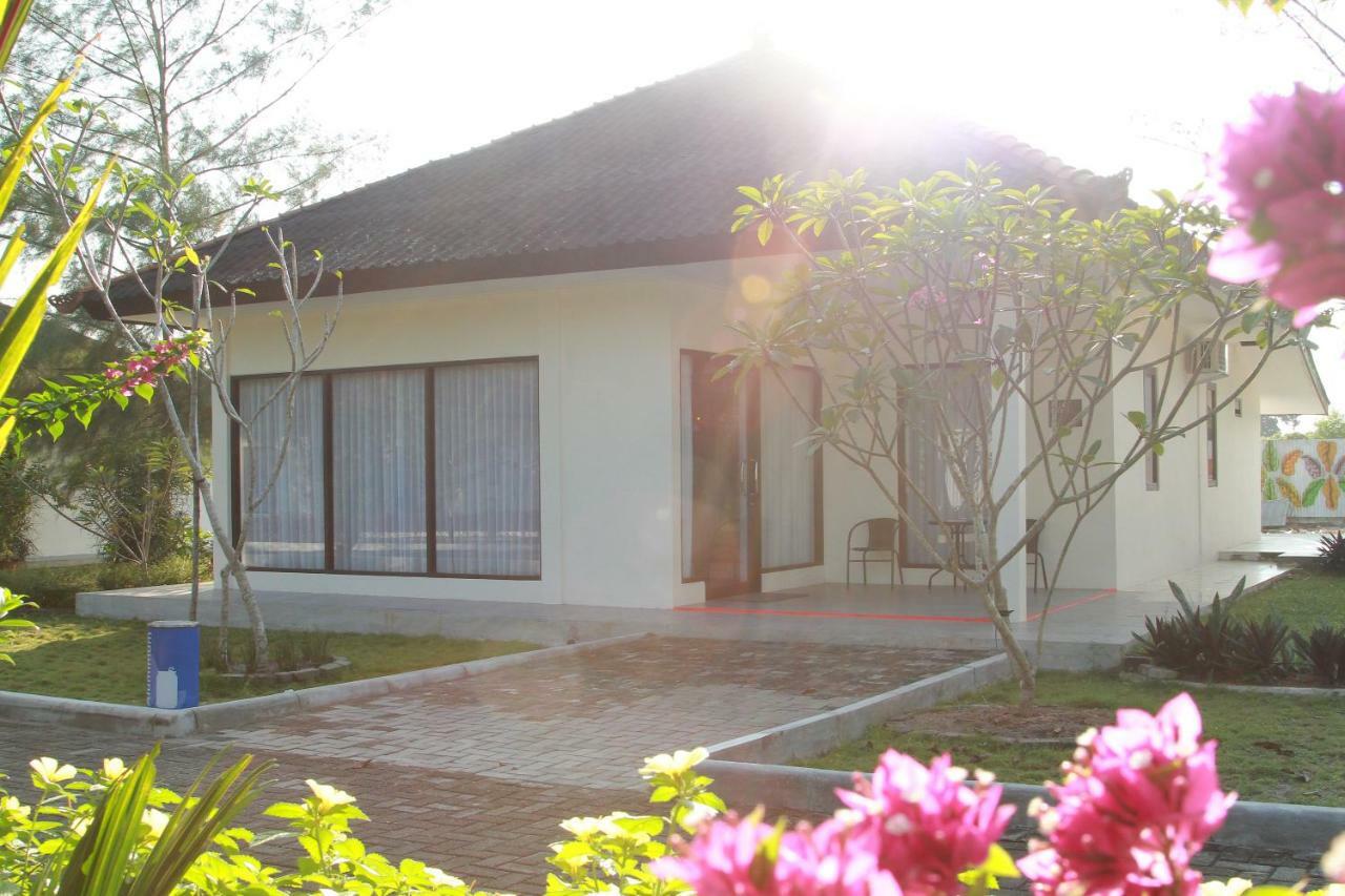 Belitung Holiday Resort Sijuk ภายนอก รูปภาพ