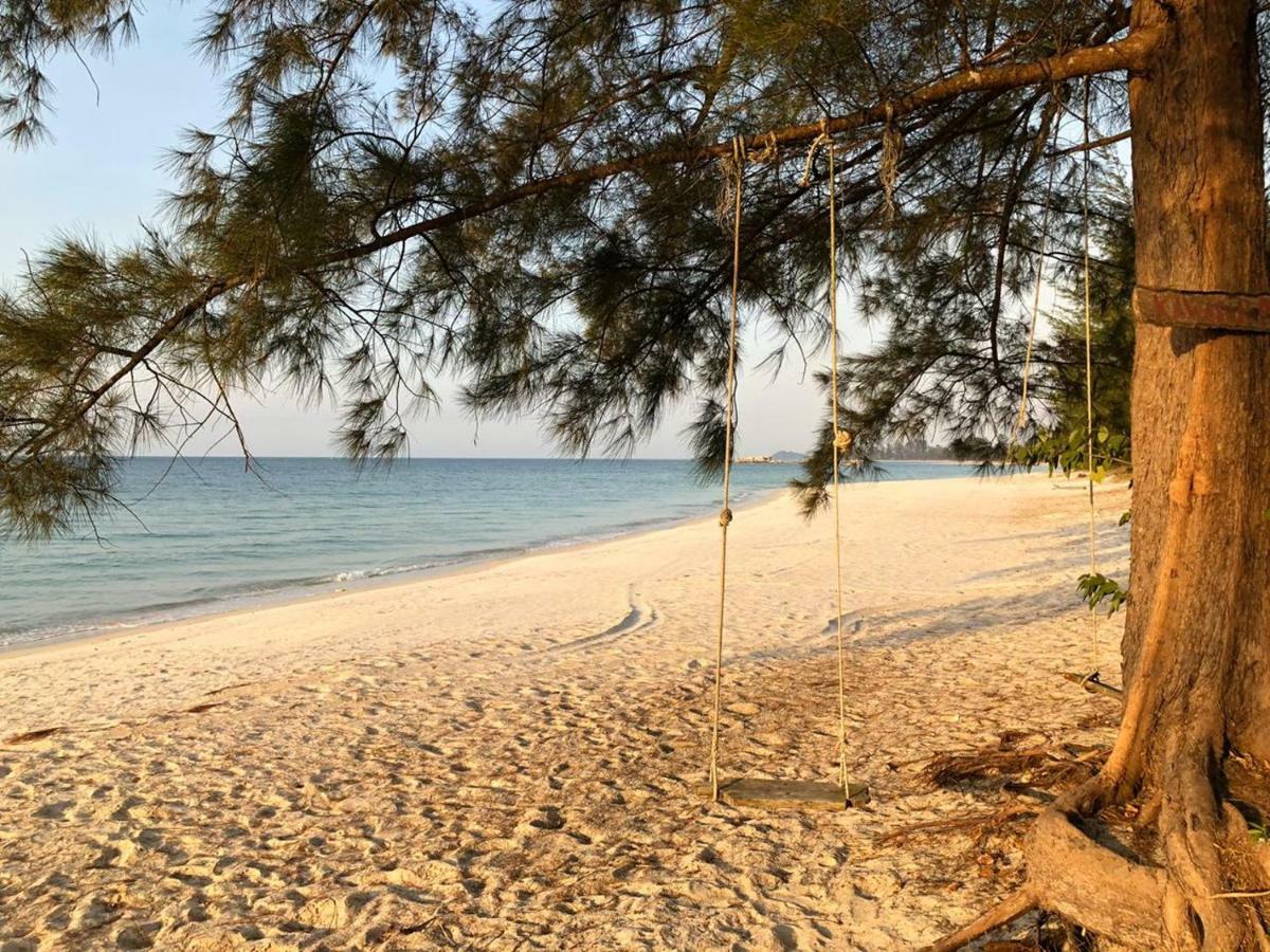 Belitung Holiday Resort Sijuk ภายนอก รูปภาพ