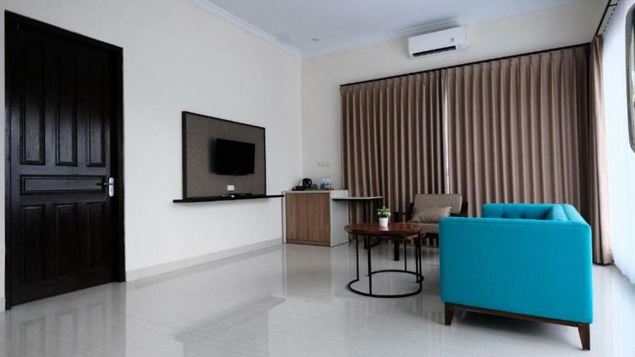 Belitung Holiday Resort Sijuk ภายนอก รูปภาพ