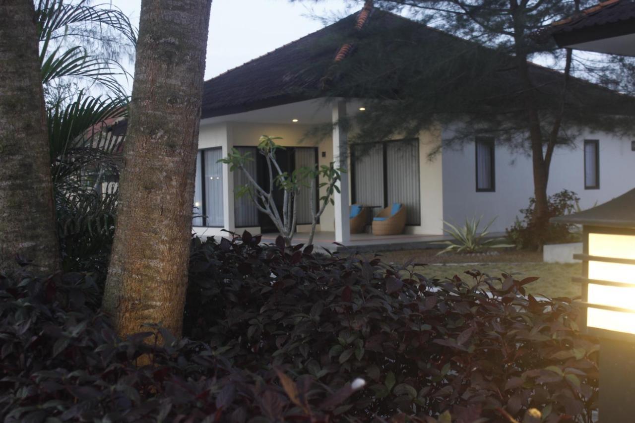 Belitung Holiday Resort Sijuk ภายนอก รูปภาพ